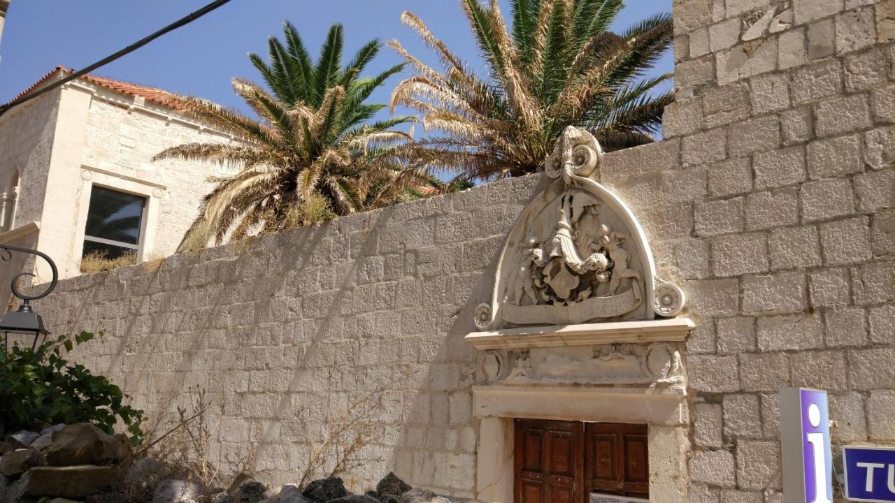 Pag studio Garden Pag Town Exterior foto