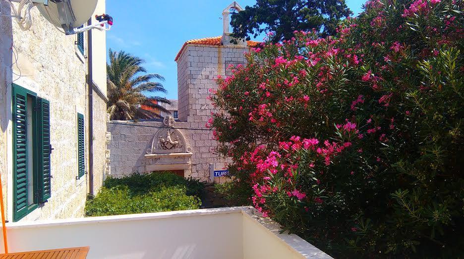 Pag studio Garden Pag Town Exterior foto