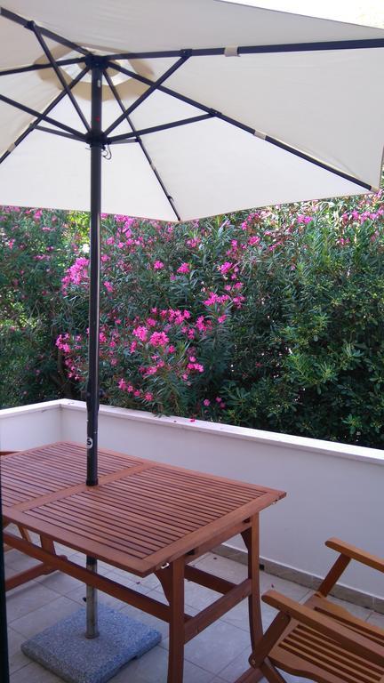 Pag studio Garden Pag Town Exterior foto